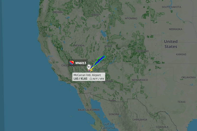 美國一機長飛行中暈倒 另一家航空公司休班機長幫忙返航降落 美國一機長飛行中暈倒 另一家航空公司休班機長幫忙返航降落