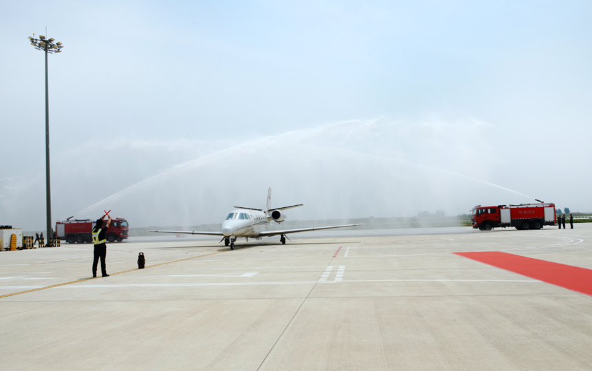 河南安陽(yáng)紅旗渠機(jī)場(chǎng)校飛工作開(kāi)始 河南安陽(yáng)紅旗渠機(jī)場(chǎng)校飛工作開(kāi)始