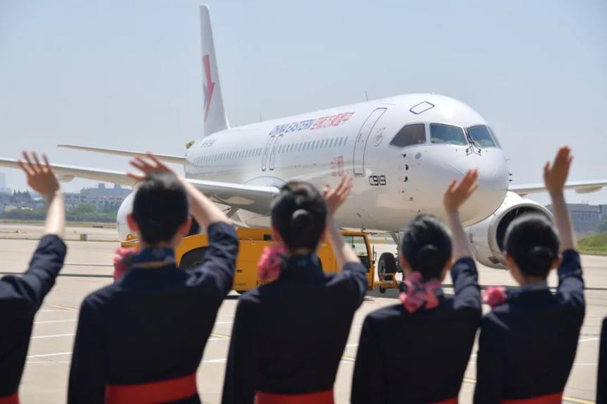 中國國產C919飛機首次商業飛行圓滿成功 波音、空客祝賀 中國國產C919飛機首次商業飛行圓滿成功 波音、空客祝賀