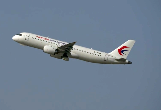 東航第五架C919大飛機交付入列