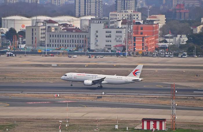 往返8534公里！東航全球首架C919海外“首秀”歸來