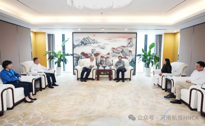 中國南方航空集團一行到訪中豫航空 中國南方航空集團一行到訪中豫航空